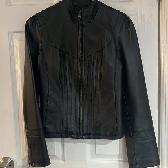 Gently used Guess black leather jacket. Size M zippered sleeves - Picture 3 of 9